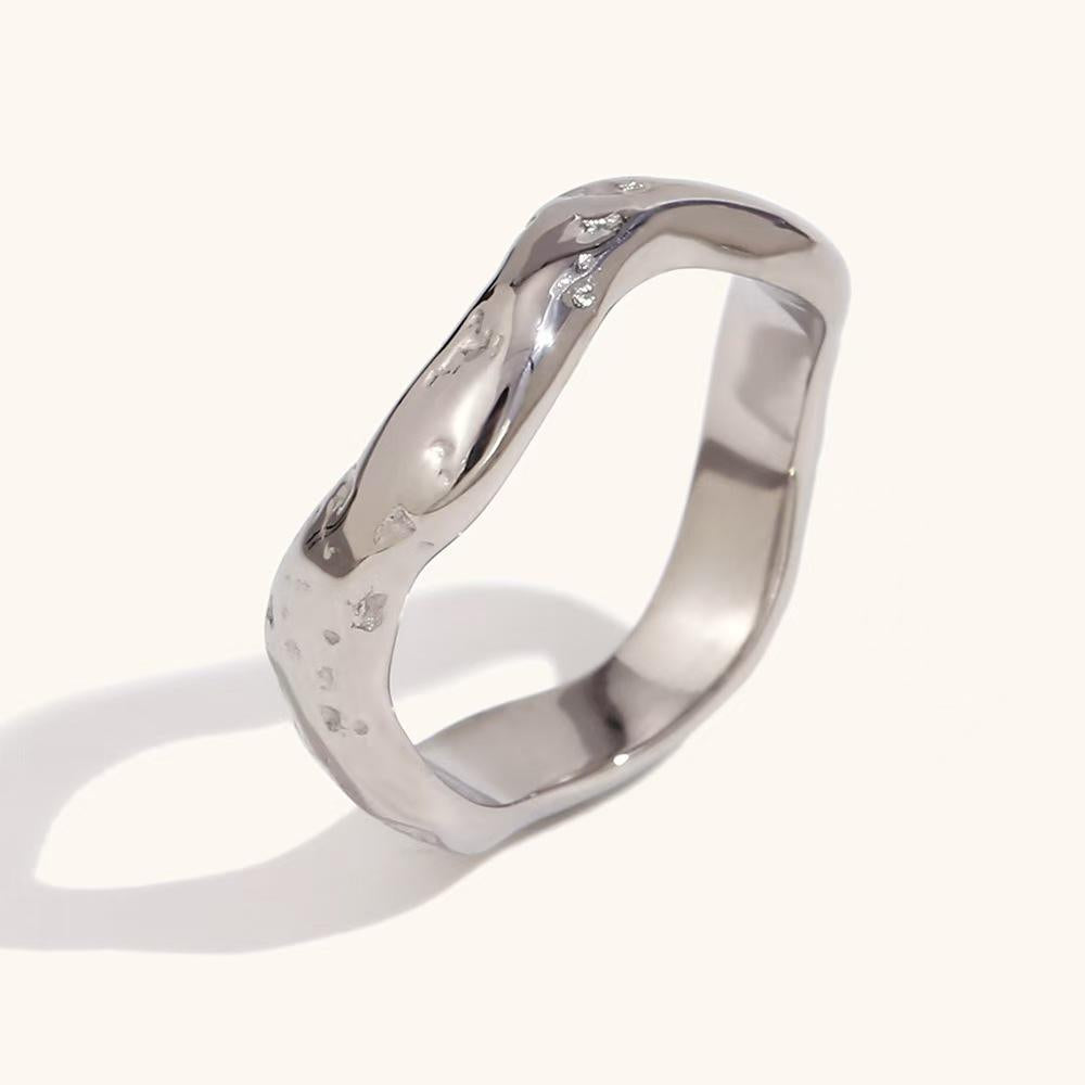 Nora Wave Ring